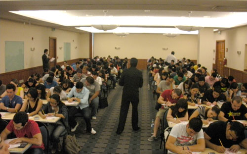 165 alumnos realizan el CENEVAL