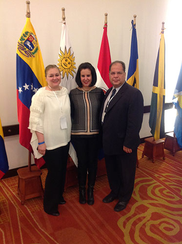 Expone en Foro Latinoamericano