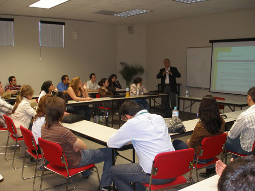 Promocionan Becas COMEXUS