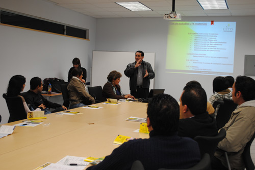 CETYS informa sobre beca CONACyT