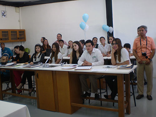 Son evaluadores en feria científica