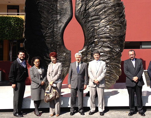 Por firmar convenio con la Escuela Libre de Derecho