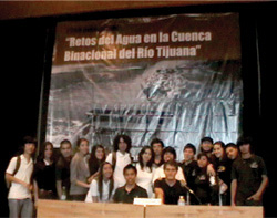 Alumnos participan en Foro Binacional