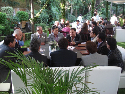 Participan en Cumbre de Directores