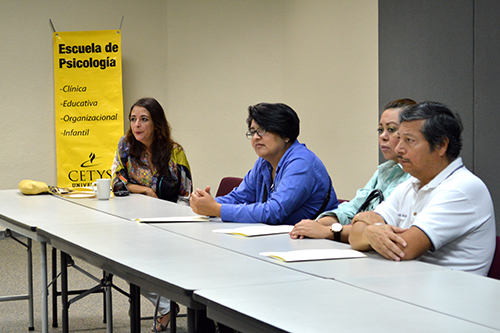 Se reúnen Psicólogos recién graduados