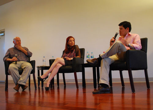 Conversan escritores de EU y México