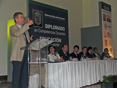 Acreditan a 1ra. Generación del Diplomado en Competencias