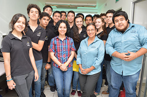 Jóvenes de Prepa visitan área de Diseño