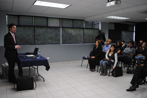 Maestro Huésped habla sobre Criminología y Derecho