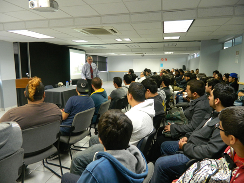 Dr. Dan Shunk, imparte conferencia magistral