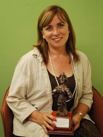 Gana Premio Nacional Catedrática de Psicología