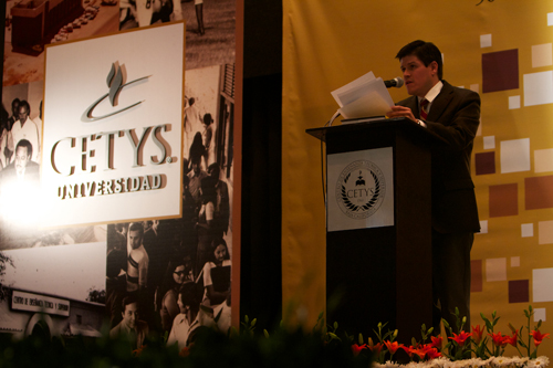 Presentan Las edades del árbol