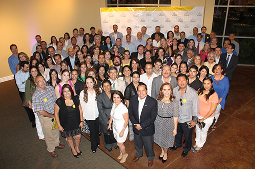 90 egresados se reúnen en San Diego