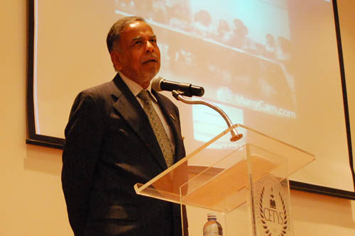 Embajador de la India Imparte conferencia