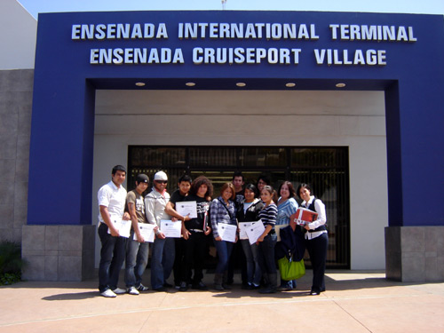 Recorren estudiantes Ensenada International Terminal