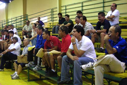 Entrenadores Deportivos Asisten a Taller
