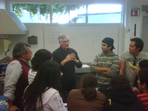 Especialista de Goodrich visita el campus
