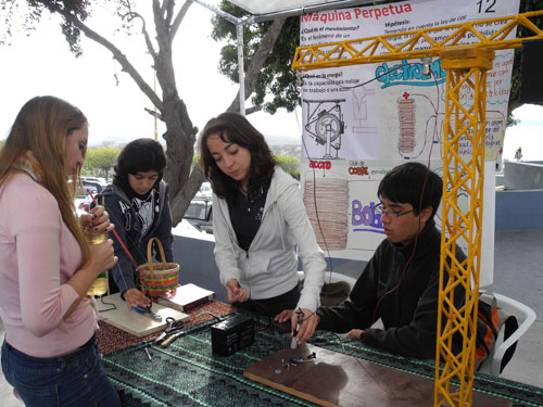 Exponen 34 proyectos científicos