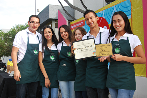 Jóvenes crean proyectos