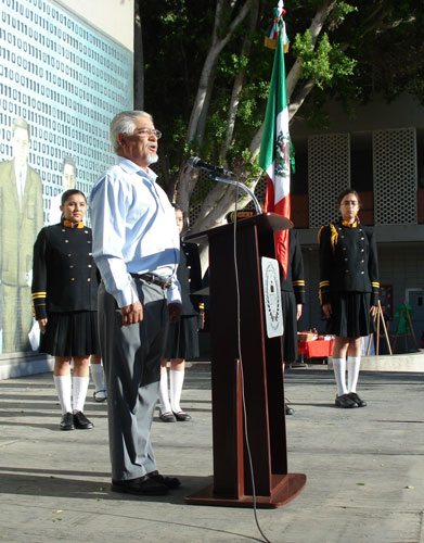 Festejan inicio de clases