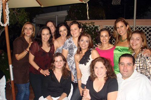 Festejan quince años de egreso