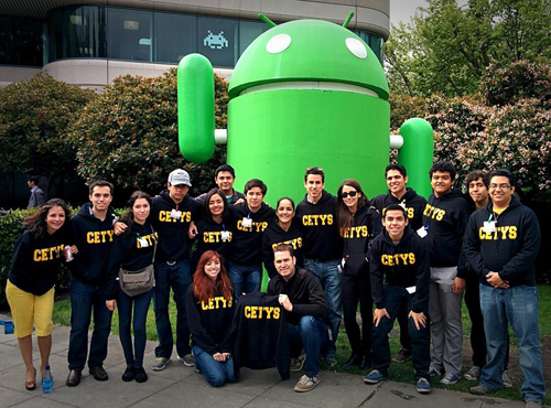 Visitan estudiantes sede Google
