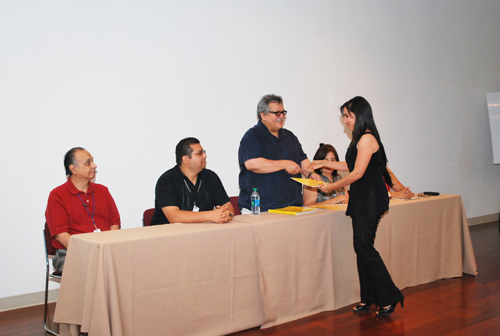 Egresan de programas de inglés