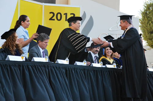 Egresan 114 alumnos de Posgrado