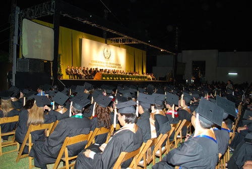 Más de 400 Alumnos Culminan sus Estudios