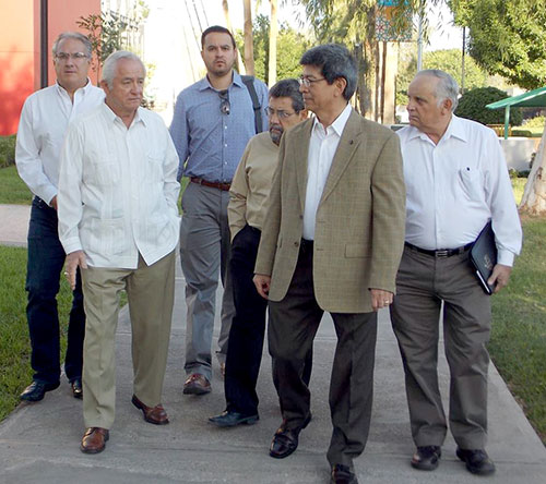 Senador y Rector se reúnen