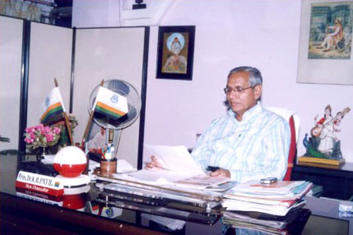 Rector de la India Visitará CETYS