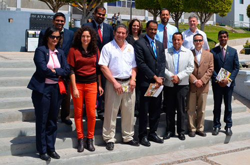 Visitan CETYS profesionistas de india