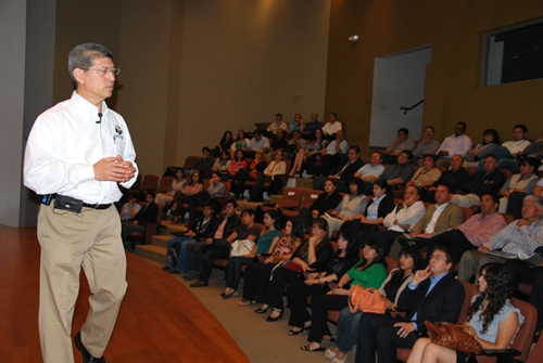 Rector presenta a la comunidad su 2do. Informe