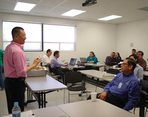 Realiza reunión Colegio de Ingeniería