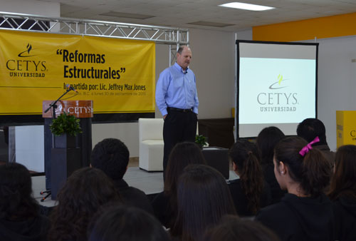 Las soluciones deben venir de la sociedad