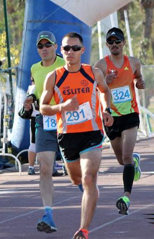 Conquista medalla en carrera de 7.5K