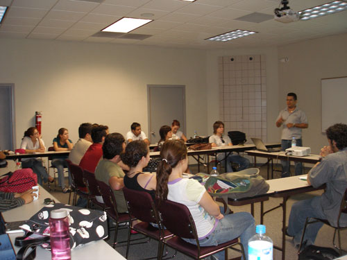 Imparte Conferencia para Estudiantes de LAM