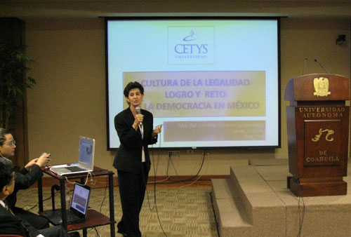 Catedrática de CETYS, Imparte Conferencias en el País