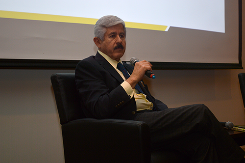 Presenta el libro Reforma Hacendaria del 2014