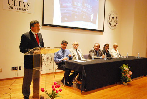 Presentan Libro del Colegio de Administración