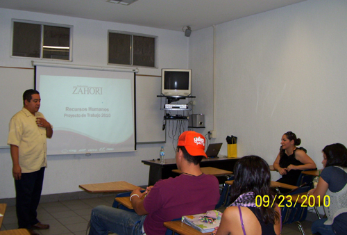 Comparte su experiencia laboral