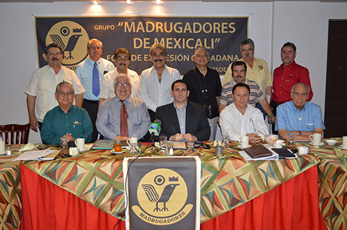 Se reúne con los Madrugadores