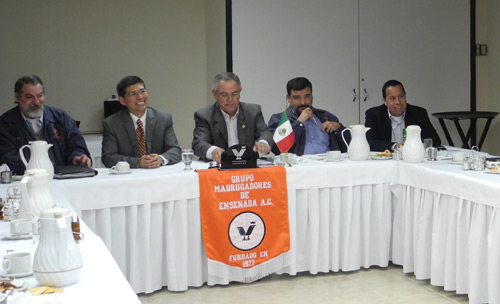 Se reúne con Madrugadores
