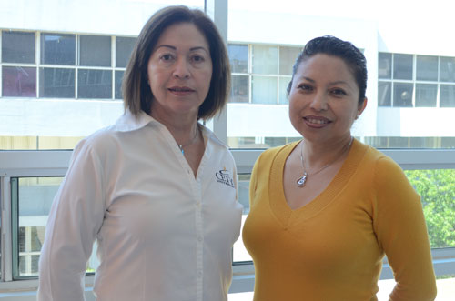 Docentes colaboran en examen de admisión