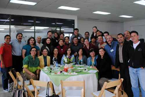 Celebran con Gran Alegría el Día del Maestro
