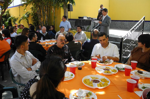 Celebran Día del Maestro en campus Ensenada