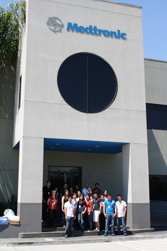 Alumnos de Administración visitan Medtronic