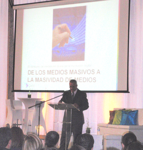 “De los Medios Masivos a la Masividad de Medios”