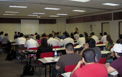 Reciben Curso Sobre Plan de Negocios