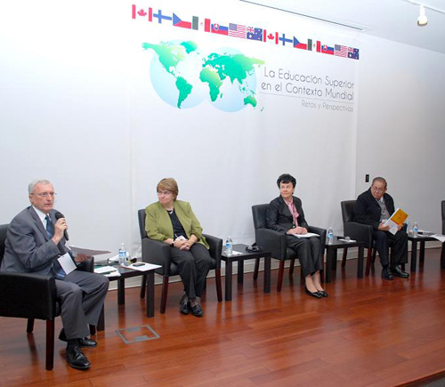 CETYS Presenta Panel de Expertos 2010